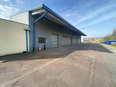 Location fonds et murs commerciaux Soliers 14540 Calvados 874 m2  5333 euros
