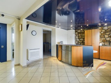 Fonds et murs commerciaux a vendre Maubeuge 59600 Nord 98 m2  363700 euros