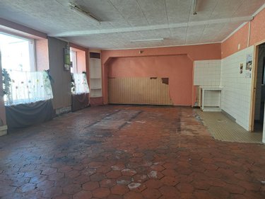 Immeuble a vendre Tennie 72240 Sarthe 160 m2  73500 euros
