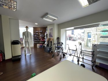 Fonds et murs commerciaux a vendre Locminé 56500 Morbihan 290 m2  230080 euros