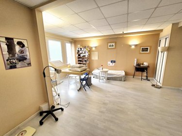 Fonds et murs commerciaux a vendre Troyes 10000 Aube 182 m2  239200 euros