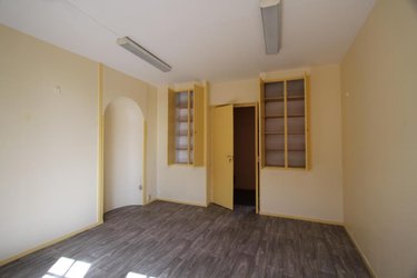 Location fonds et murs commerciaux Dole 39100 Jura 89 m2  950 euros