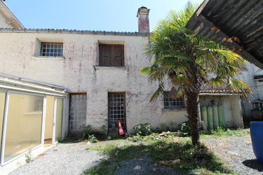 Maison a vendre Le Douhet 17100 Charente-Maritime 398 m2 15 pièces 79900 euros