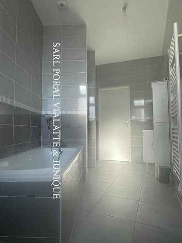 Location maison Ambérieu-en-Bugey 01500 Ain 57 m2 2 pièces 700 euros