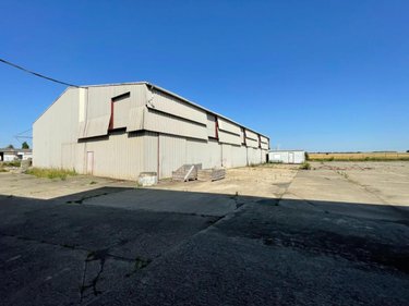 Fonds et murs commerciaux a vendre Saint-Jean-de-Liversay 17170 Charente-Maritime 4000 m2  3090000 euros