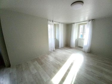Location appartement Saint-Chély-d'Apcher 48200 Lozère 35 m2  370 euros