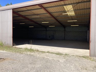 Fonds et murs commerciaux a vendre Saint-Sulpice-les-Feuilles 87160 Haute-Vienne 400 m2  227200 euros