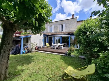 Maison a vendre Saintes 17100 Charente-Maritime 156 m2 6 pièces 540800 euros