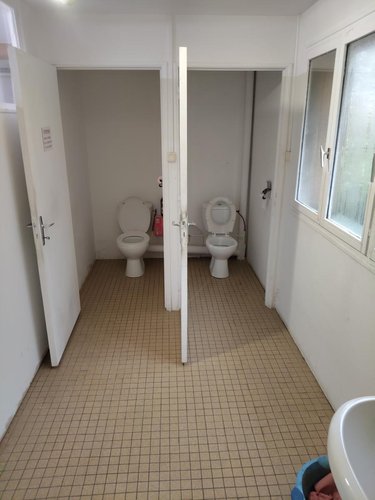 Fonds et murs commerciaux a vendre Montbizot 72380 Sarthe 338 m2  203460 euros