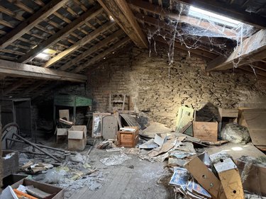 Immeuble a vendre Le May-sur-Èvre 49122 Maine-et-Loire 250 m2  83840 euros