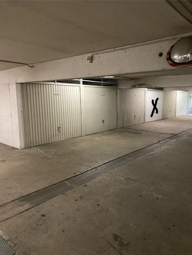 Garage et parking a vendre Angers 49000 Maine-et-Loire 12 m2  13500 euros
