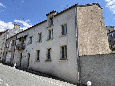 Immeuble a vendre Chemillé-en-Anjou 49120 Maine-et-Loire 146 m2  125760 euros