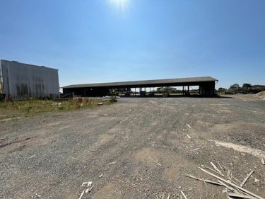 Fonds et murs commerciaux a vendre Saint-Jean-de-Liversay 17170 Charente-Maritime 4000 m2  3090000 euros