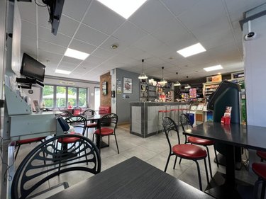 Fonds et murs commerciaux a vendre Bourghelles 59830 Nord 162 m2  549000 euros