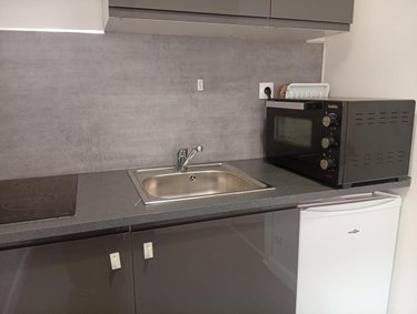 Location appartement Reims 51100 Marne 18 m2 1 pièce 420 euros