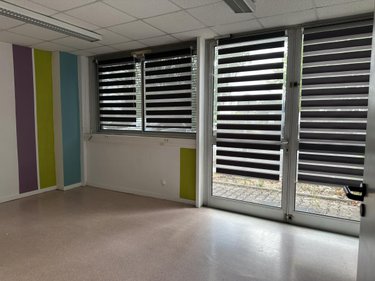 Fonds et murs commerciaux a vendre Segré-en-Anjou Bleu 49500 Maine-et-Loire 196 m2  270300 euros
