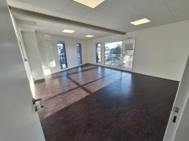 Location fonds et murs commerciaux Saint-Malo 35400 Ille-et-Vilaine 100 m2  1340 euros
