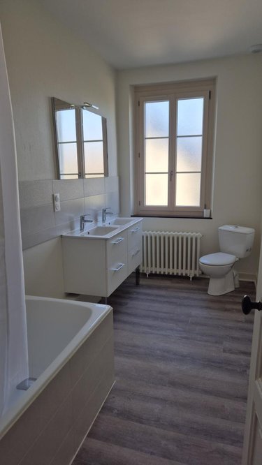 Location maison Neuville-sur-Sarthe 72190 Sarthe 161 m2  1600 euros