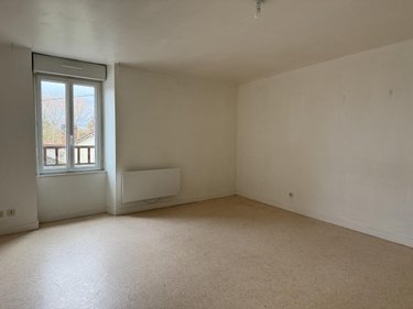 Immeuble a vendre Chemillé-en-Anjou 49120 Maine-et-Loire 210 m2  209600 euros