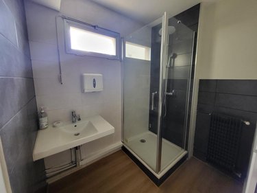 Fonds et murs commerciaux a vendre Reims 51100 Marne 73 m2  178000 euros