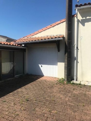Maison a vendre Saintes 17100 Charente-Maritime 132 m2 5 pièces 246280 euros