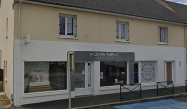 Location fonds et murs commerciaux Bonchamp-lès-Laval 53960 Mayenne 90 m2  900 euros