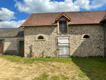 Immeuble a vendre Montfort-le-Gesnois 72450 Sarthe  172400 euros