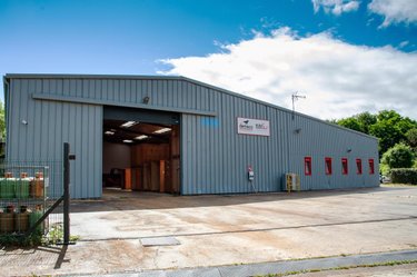 Fonds et murs commerciaux a vendre Auxerre 89000 Yonne 865 m2  549997 euros