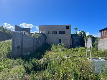 Fonds et murs commerciaux a vendre Saint-Pierre 97250 Martinique 130 m2  395000 euros