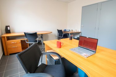 Fonds et murs commerciaux a vendre Auxerre 89000 Yonne 865 m2  549997 euros