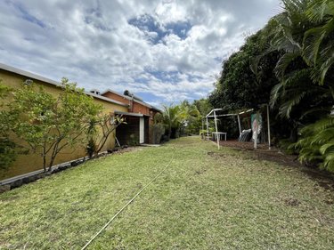 Fonds et murs commerciaux a vendre Saint-Leu 97436 Réunion 270 m2  529700 euros