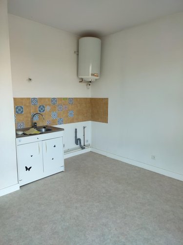 Location appartement Châlons-en-Champagne 51000 Marne 22 m2  298 euros
