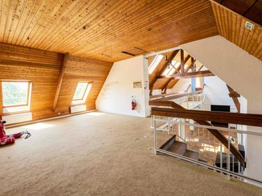 Immeuble a vendre Plounéour-Ménez 29410 Finistère 637 m2  255000 euros