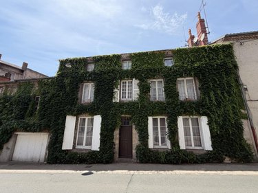 Maison a vendre Cholet 49300 Maine-et-Loire 258 m2 9 pièces 375600 euros
