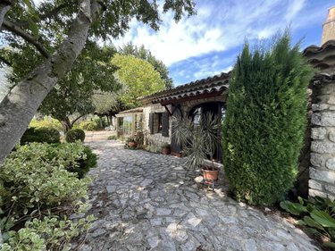 Maison a vendre La Garde-Adhémar 26700 Drôme 176 m2  680000 euros