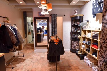 Fonds et murs commerciaux a vendre Laval 53000 Mayenne 68 m2  146000 euros