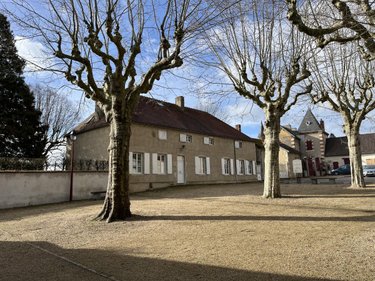 Maison a vendre Broût-Vernet 03110 Allier 310 m2 14 pièces 480000 euros