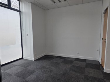 Location fonds et murs commerciaux Château-Gontier-sur-Mayenne 53200 Mayenne 105 m2  900 euros