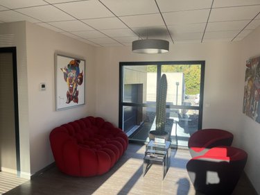 Fonds et murs commerciaux a vendre Dole 39100 Jura 280 m2  800000 euros