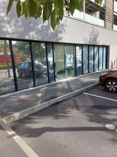 Location fonds et murs commerciaux Reims 51100 Marne 32 m2  630 euros
