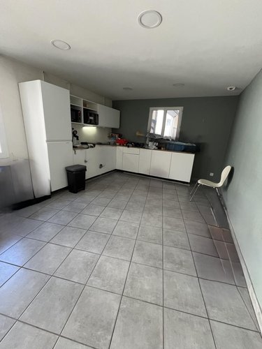 Fonds et murs commerciaux a vendre Dole 39100 Jura 487 m2  330000 euros