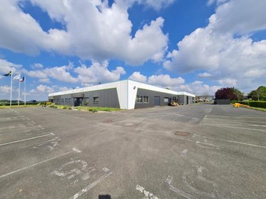 Fonds et murs commerciaux a vendre Montoire-sur-le-Loir 41800 Loir-et-Cher 696 m2  675350 euros