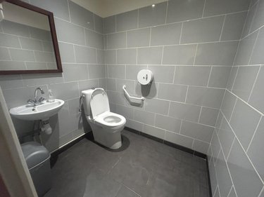 Location fonds et murs commerciaux Cambrai 59400 Nord 100 m2  2104 euros