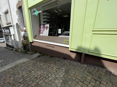 Fonds et murs commerciaux a vendre Locminé 56500 Morbihan 290 m2  230080 euros