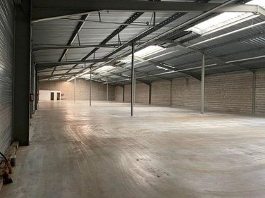 Fonds et murs commerciaux a vendre Notre-Dame-d'Oé 37390 Indre-et-Loire 1320 m2  1353200 euros