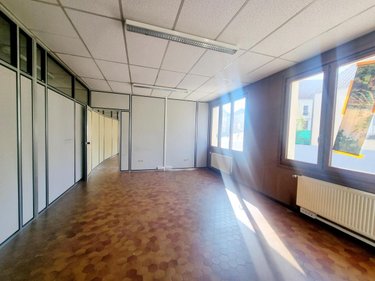 Location fonds et murs commerciaux Fauquembergues 62560 Pas-de-Calais 190 m2  850 euros