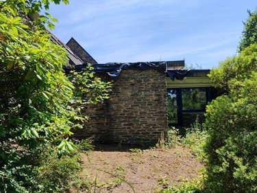 Immeuble a vendre Plounéour-Ménez 29410 Finistère 637 m2  255000 euros