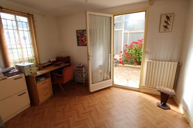 Maison a vendre Saintes 17100 Charente-Maritime 151 m2 8 pièces 209840 euros