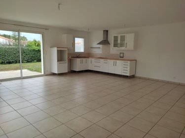 Location maison Challans 85300 Vendée 100 m2 4 pièces 880 euros