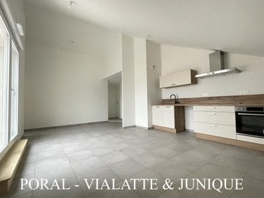 Location appartement Ambérieu-en-Bugey 01500 Ain 59 m2 3 pièces 930 euros